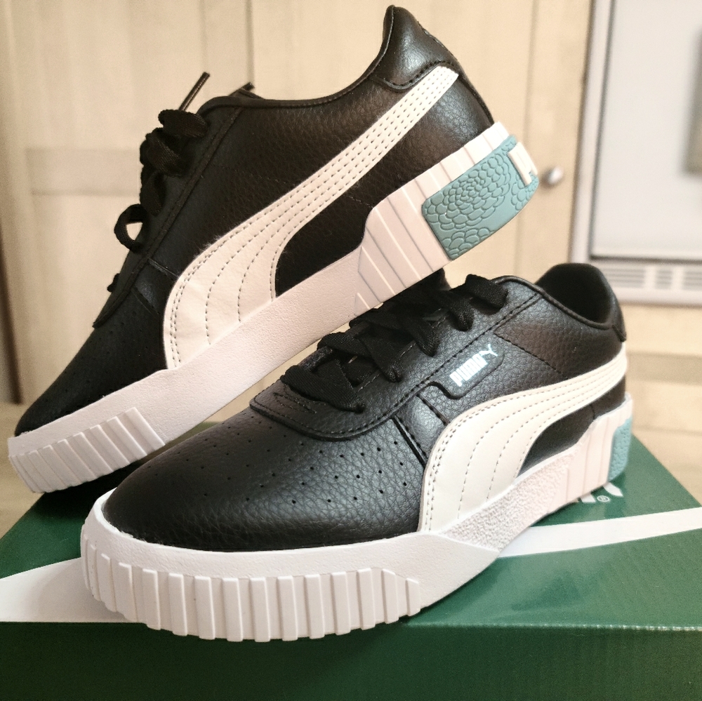 Girls Puma Sneakers